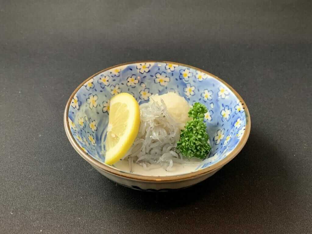 生しらす　560円